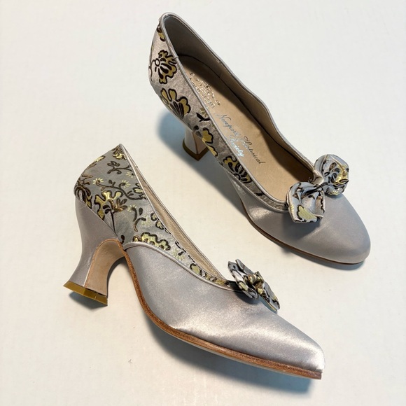 NEW American Duchess Seabury Heels Rare Newport Historical Society Size 7, 7.5 - Picture 2 of 11